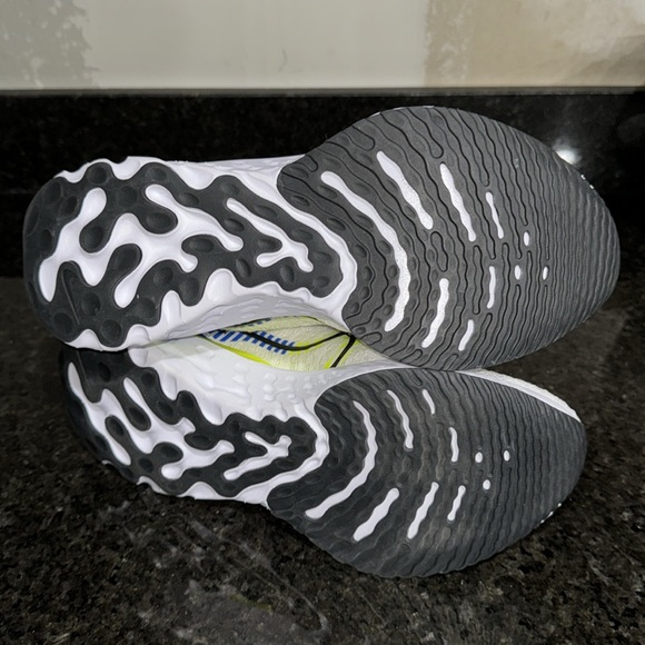 Nike Mens React Infinity 3 premium Road running shoes, running shoes Sz 8 - Picture 8 of 8